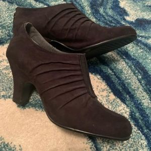 Black Aerosoles ankle boots
